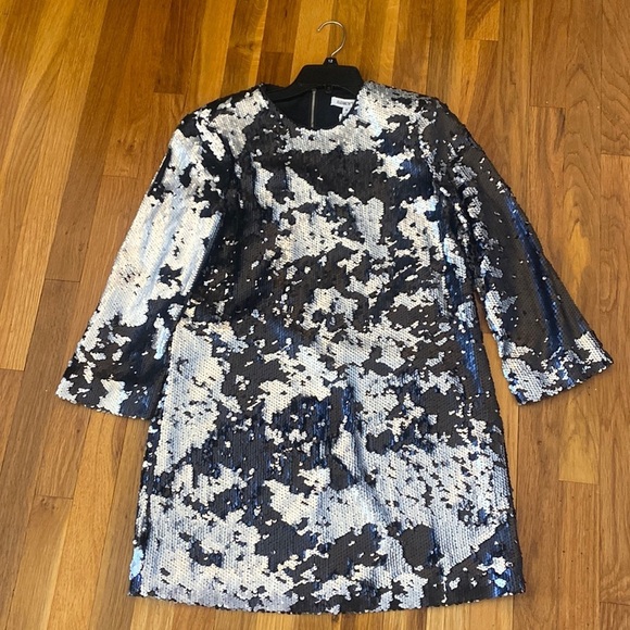 NWT Elizabeth and James Women’s Gray and Black Sequin Dress Size M - Picture 1 of 8